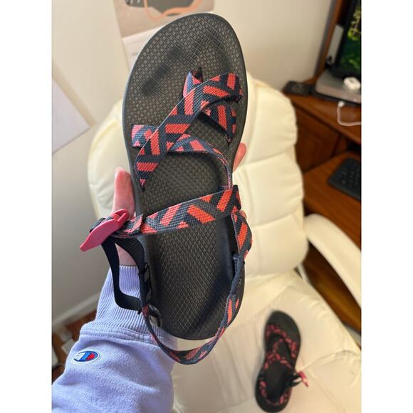 Chaco Z2 Classic Red Strappy Open Toe Slip - Picture 2 of 6